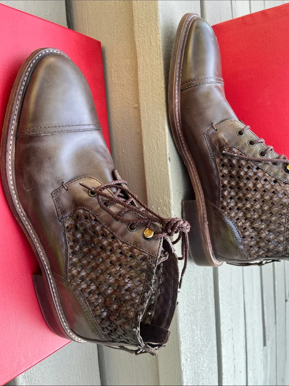 Mens- Donald Pliner shoes. Size 10.